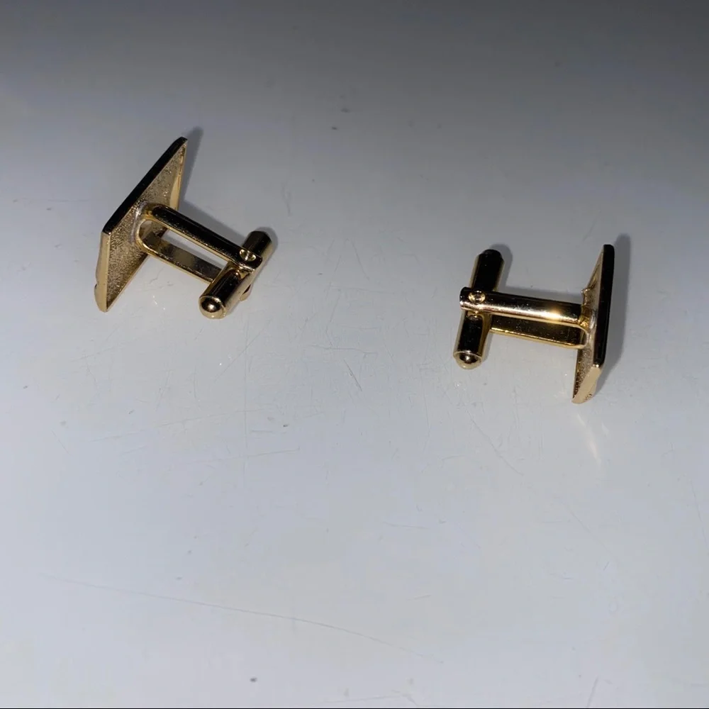 Vintage gold‎ toned engraved cuff links